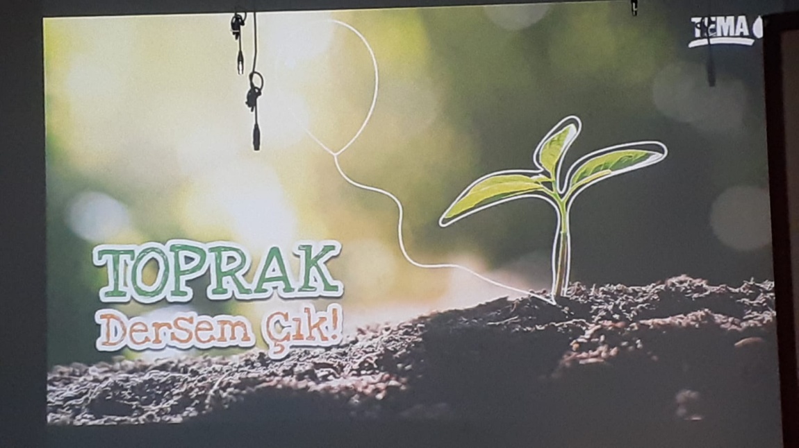 TEMA Vakfı Okulumuzda önce toprağı, suyu ve eko sistemi anlattı,sonra palamut tohumlarıyla tüpleme çalışması yaptı.